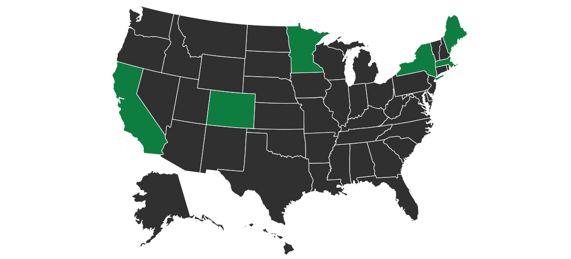 Map of United States with the states Massachusetts, Colorado, New York, Minnesota, Maine and California in green indicating they have Right To Repair Laws.